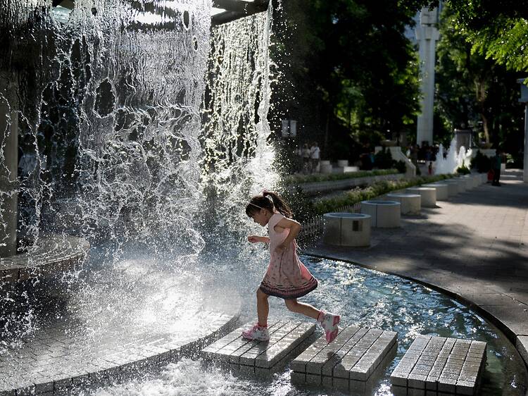 Hong Kong’s swelteringly hot weather to persist into the weekend with thunderstorms